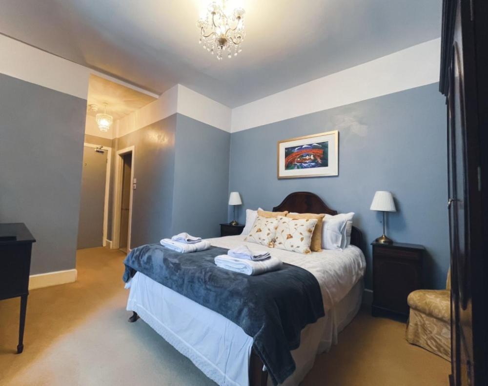 Wavecrest 3*