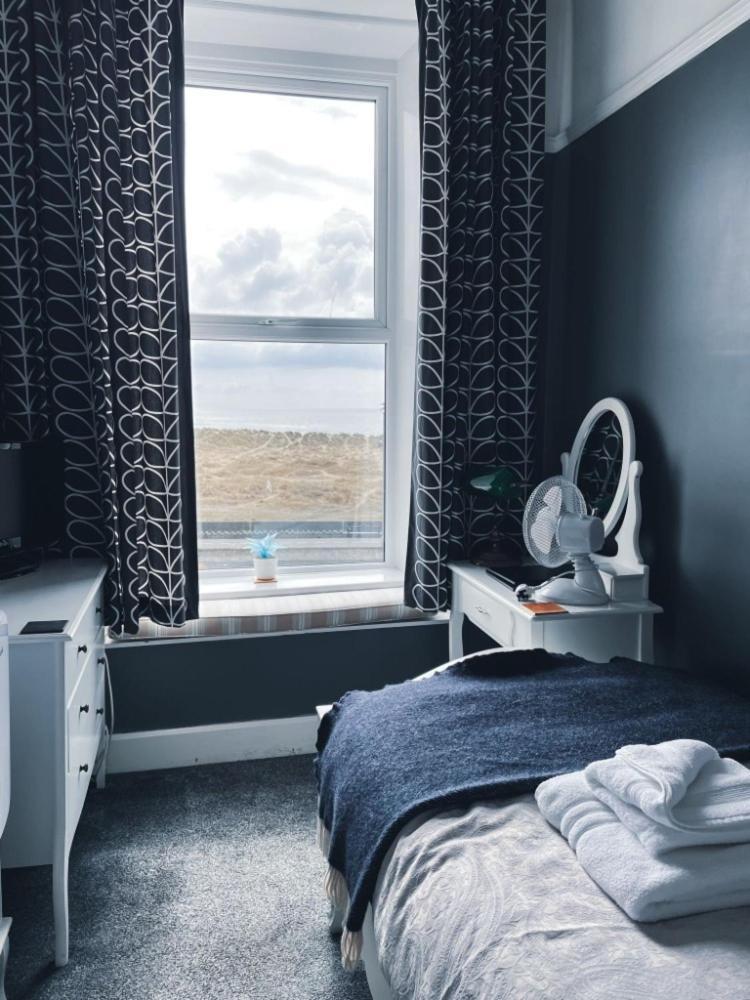 Wavecrest 3* Barmouth